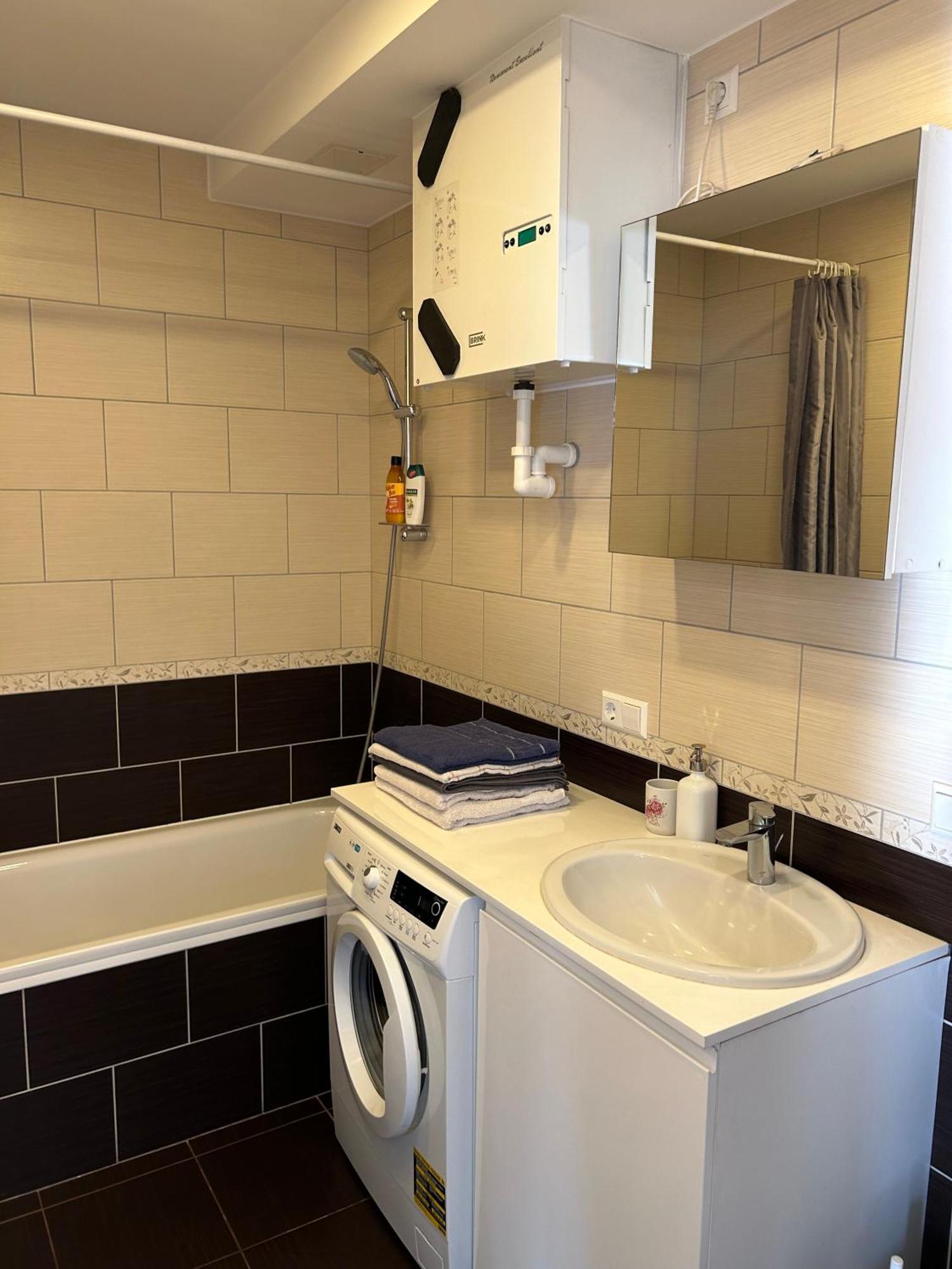 Your Home - Spacious Apartment In City Center, With Balcony & Self Check-In VNO Eksteriør bilde