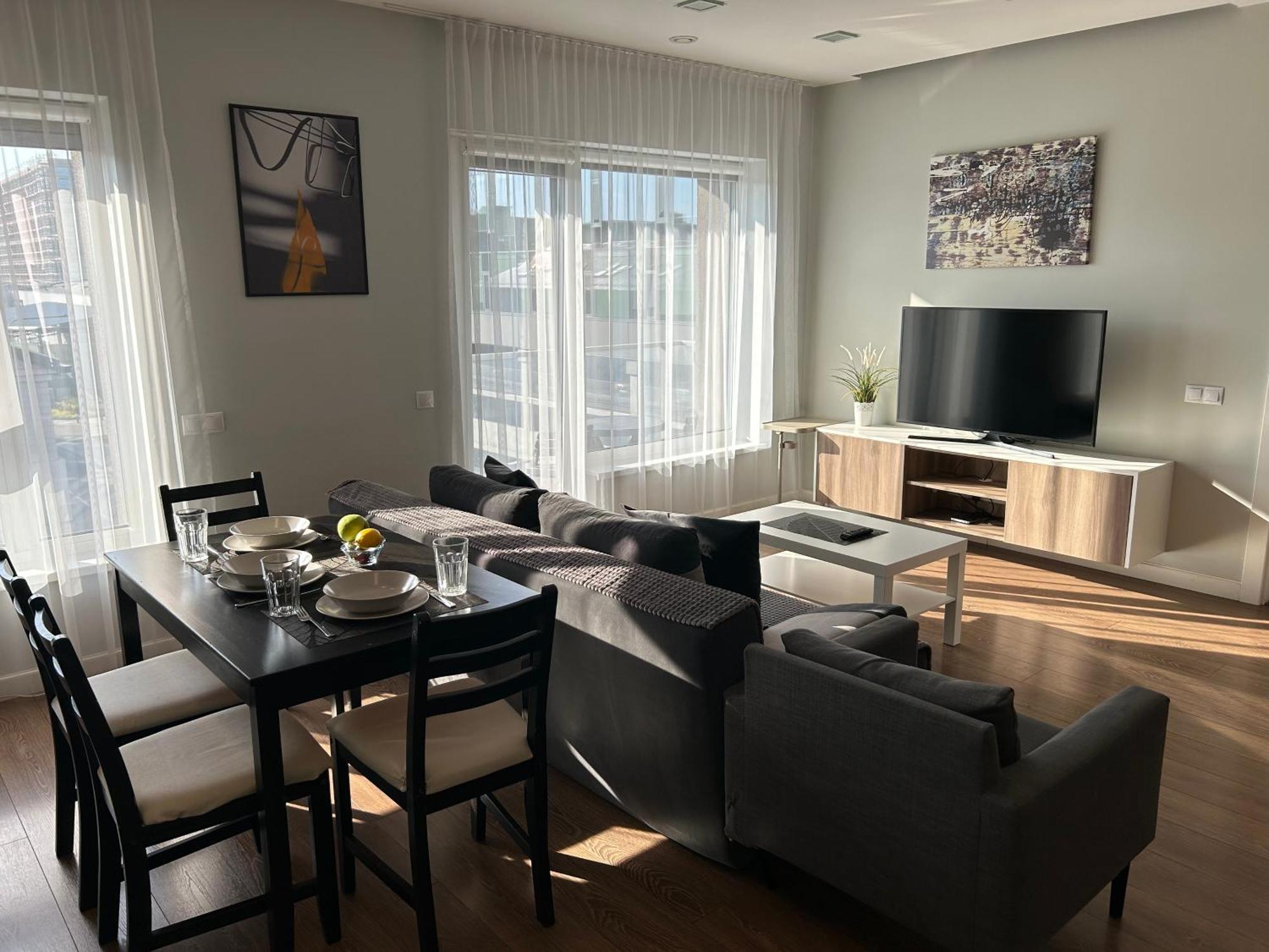 Your Home - Spacious Apartment In City Center, With Balcony & Self Check-In VNO Eksteriør bilde