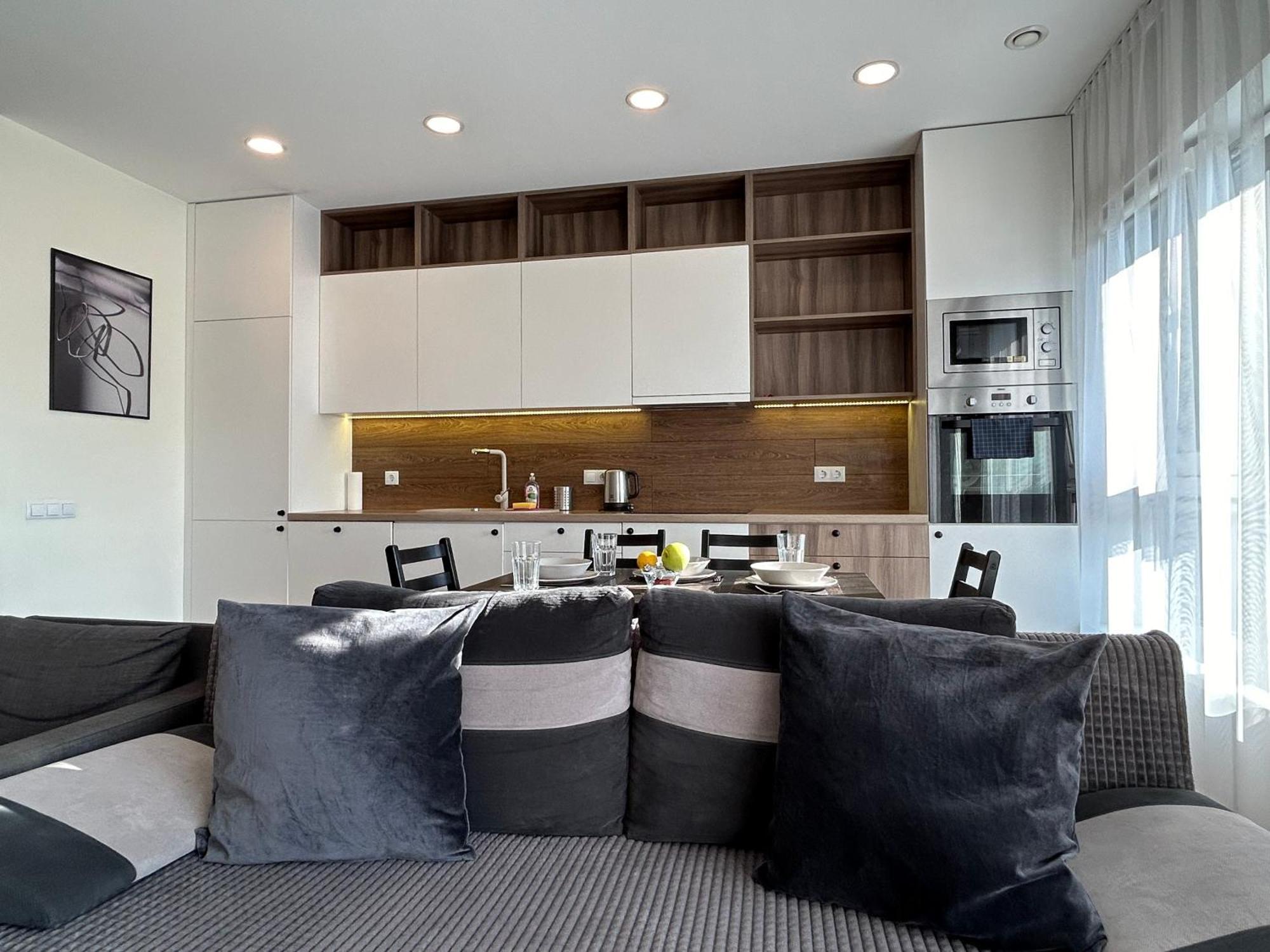 Your Home - Spacious Apartment In City Center, With Balcony & Self Check-In VNO Eksteriør bilde